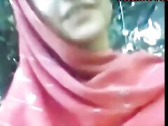 Indian Desi Village Girl Fucked by BF in Jungle Porn Video